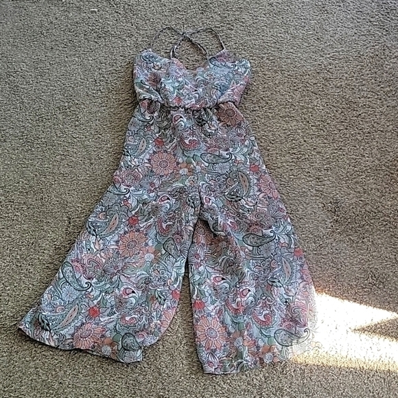 Cupcake and Cashmere Paisley Cropped Romper NWT - Picture 6 of 12